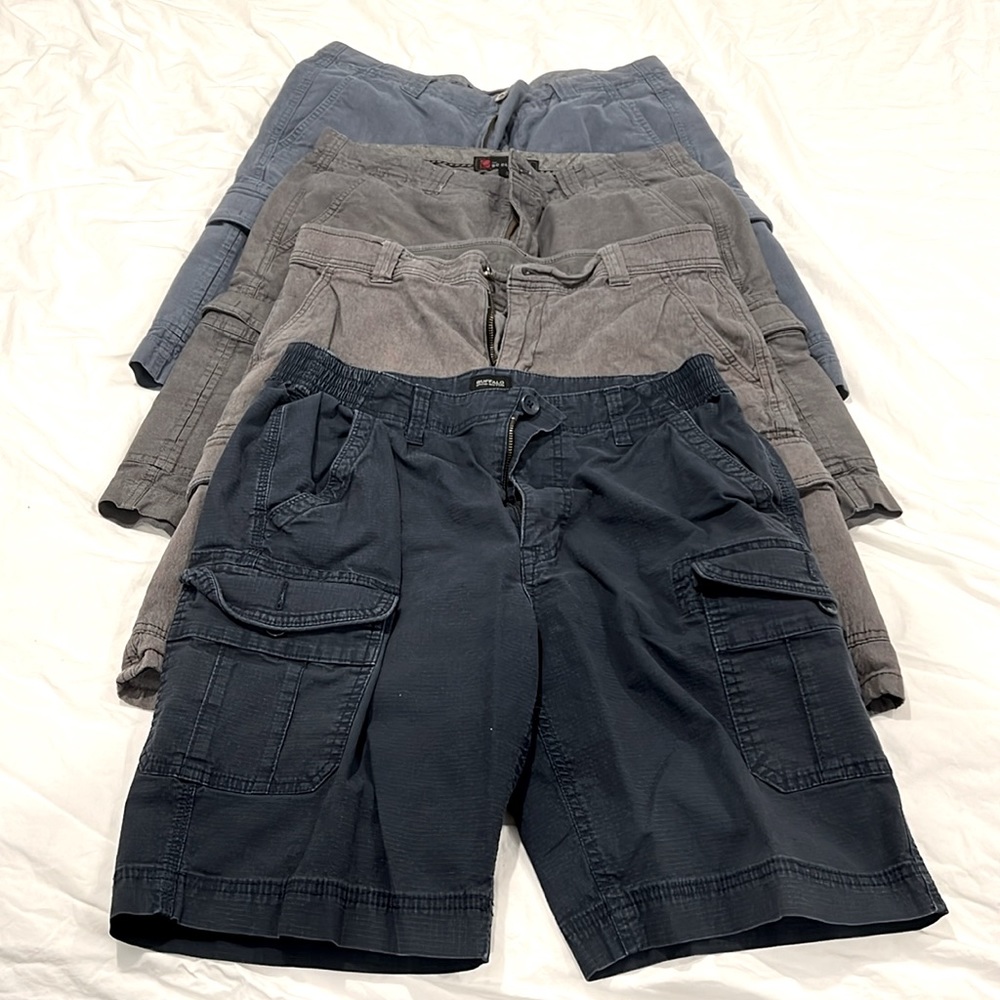 5 pairs of men’s shorts size 32. EUC blue and dark grey bundle